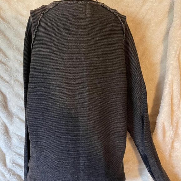 Guess Sweater - Picture 3 of 3